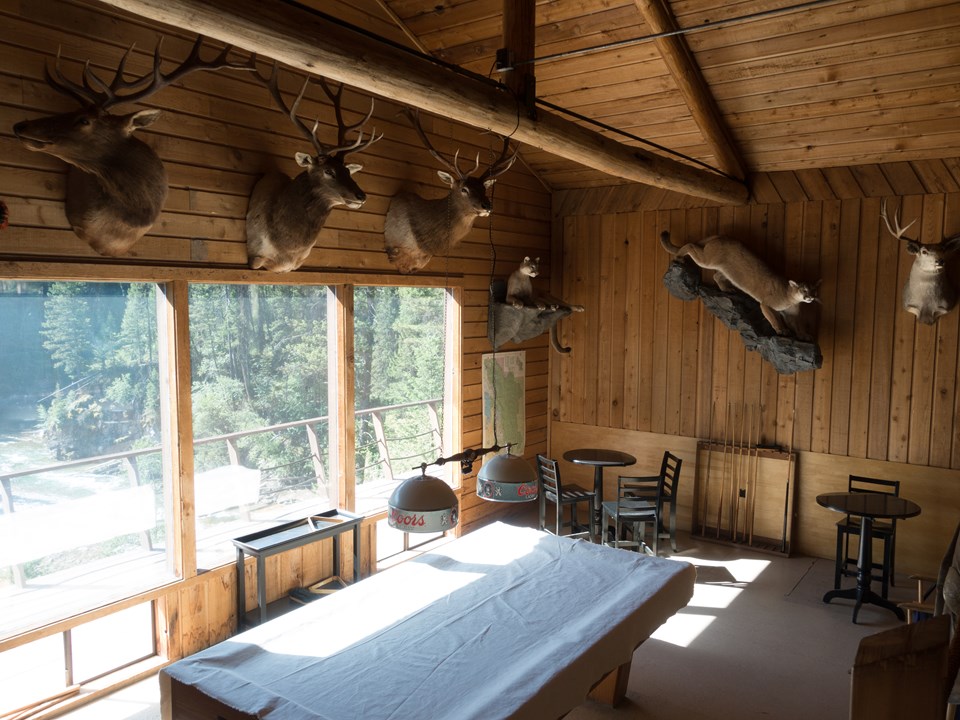 pool room